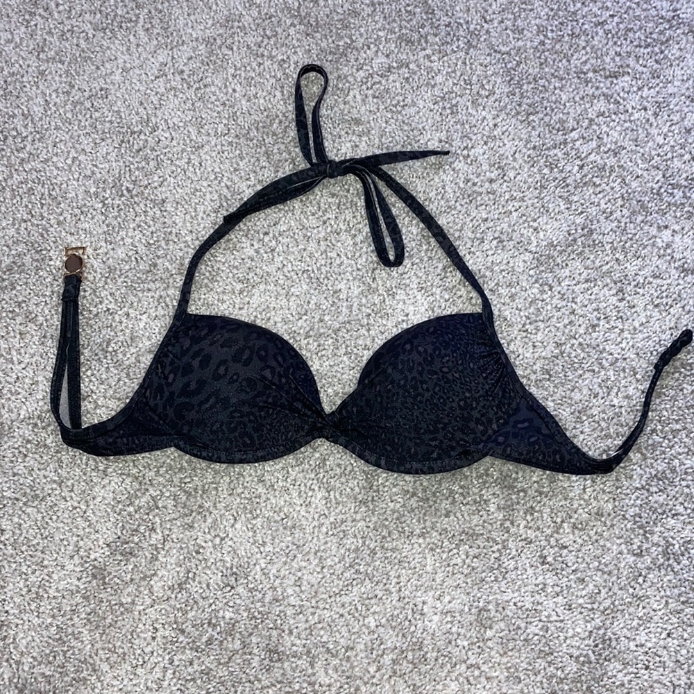Victoria’s Secret Demi push-up twist bikini top
